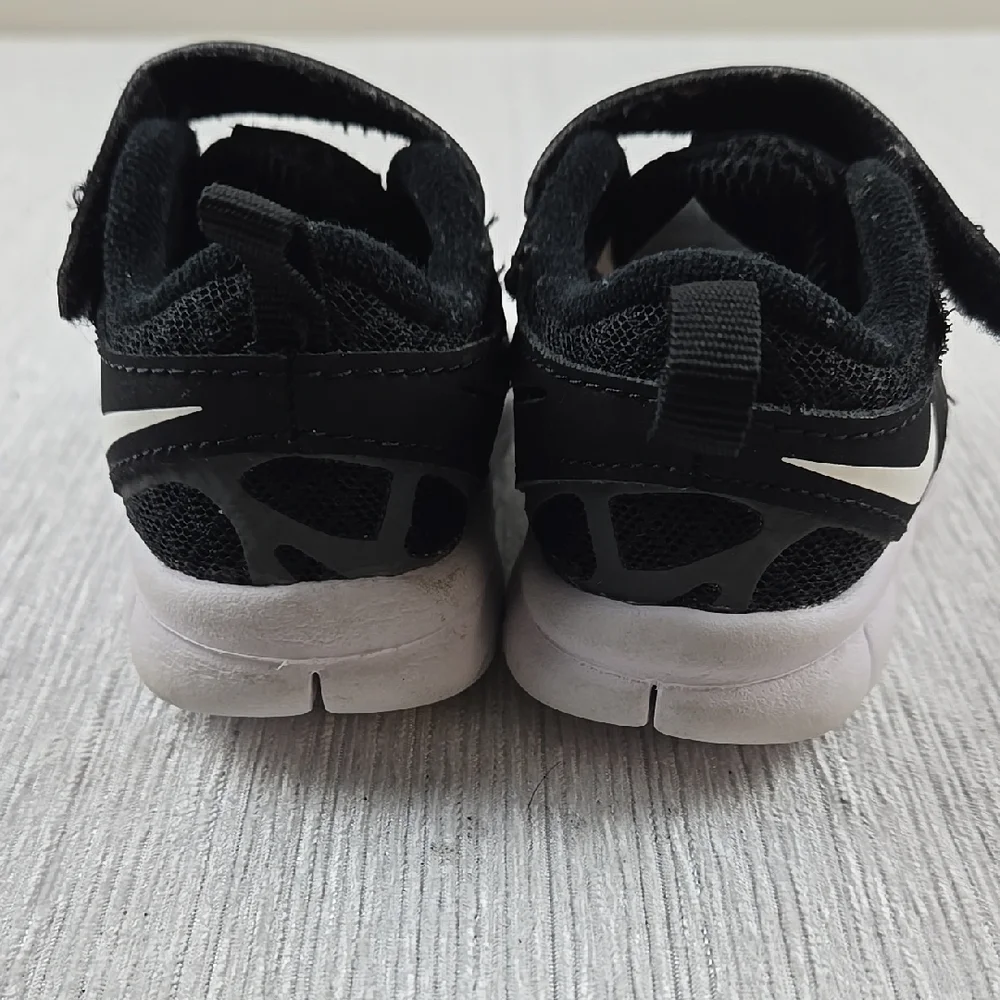 Nike Black and White Sneakers with Ankle Support‎